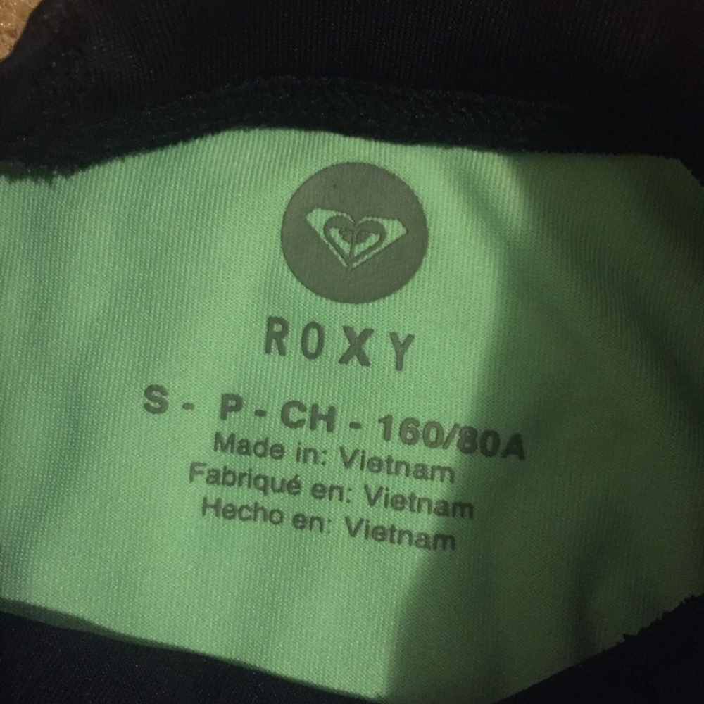 Roxy - Picture 4 of 6