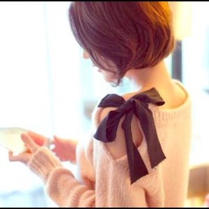 🎀HP🎀 CUTE bow sweater!!