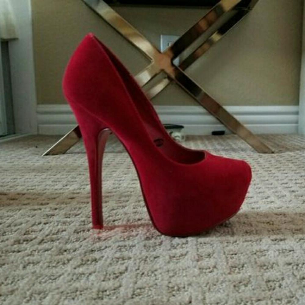 Size 7 red suede heels!