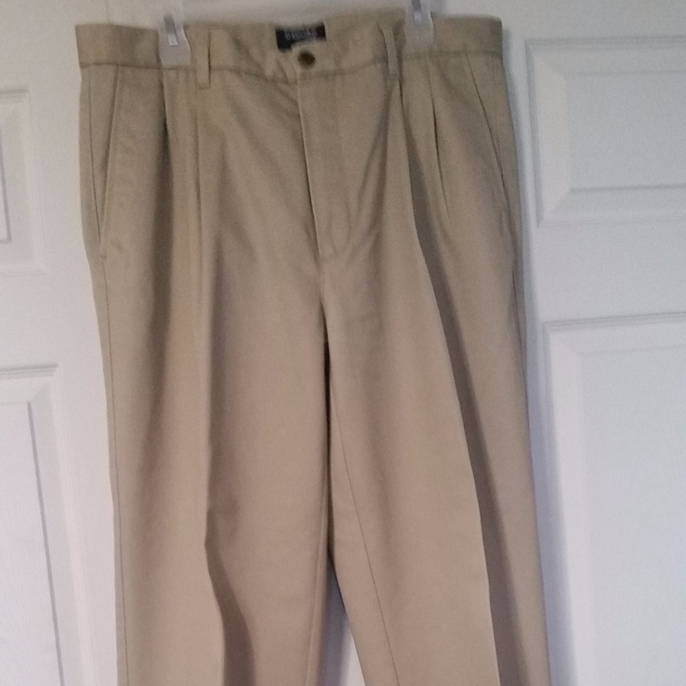 St. John’s Bay Men’s Khaki Worry Free Pant (38x32)