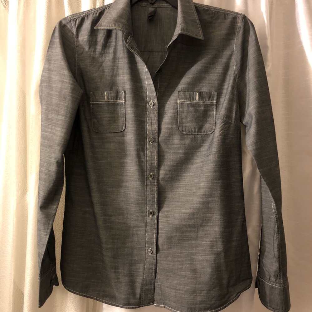 Gray button up shirt size small