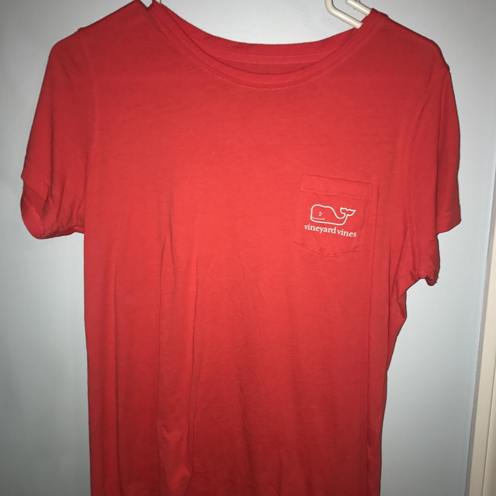 Cute size medium vineyard Vines t shirt