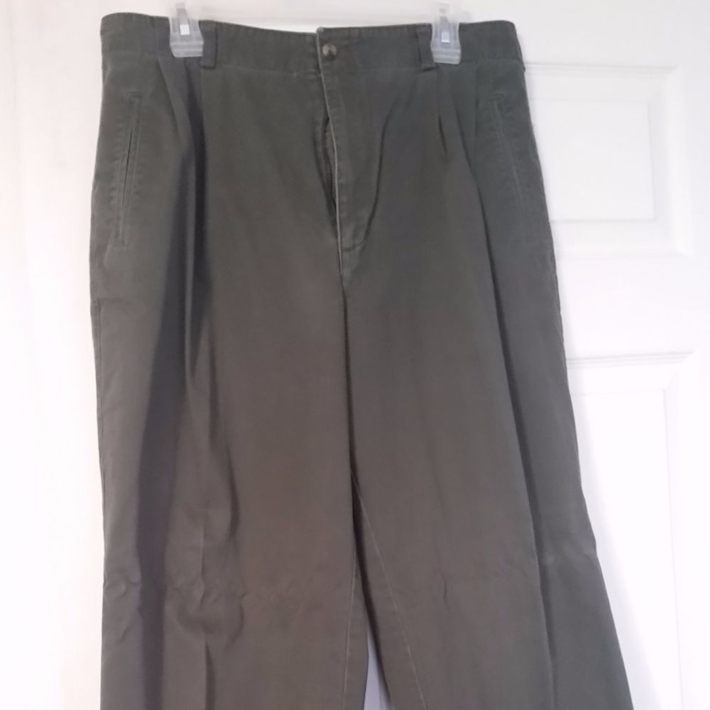 Bugle Boy Company Men’s Olive-Green Dress Pants