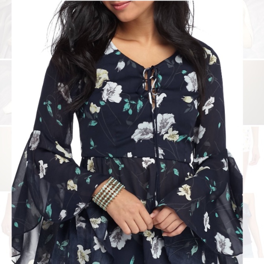 NWOT Flying Tomato floral blouse