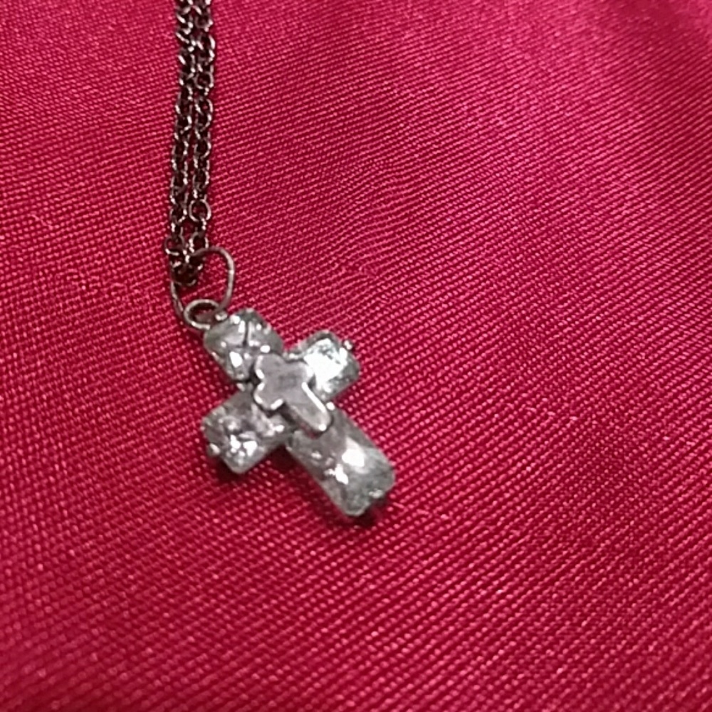 16" silver diamond cross