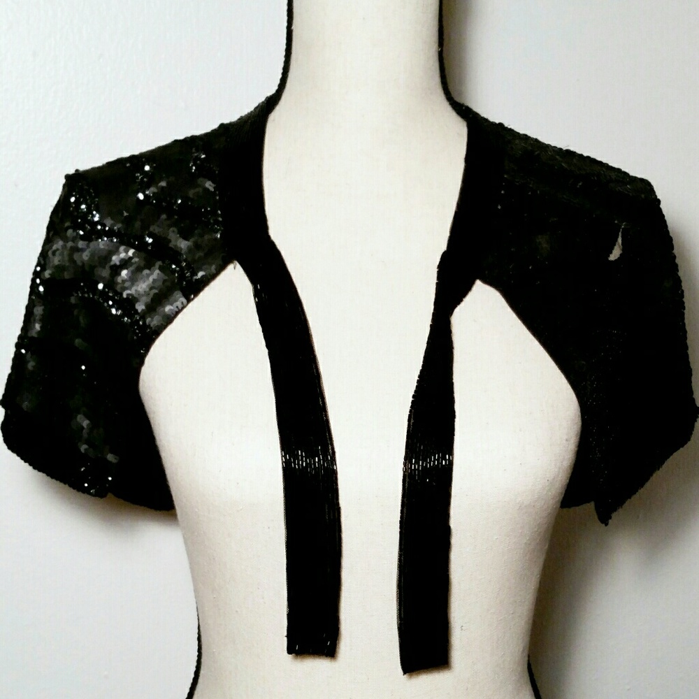 ❄️ Removing 1/1❄️NWT Anna Sui Sequined Capelet - Picture 2 of 8