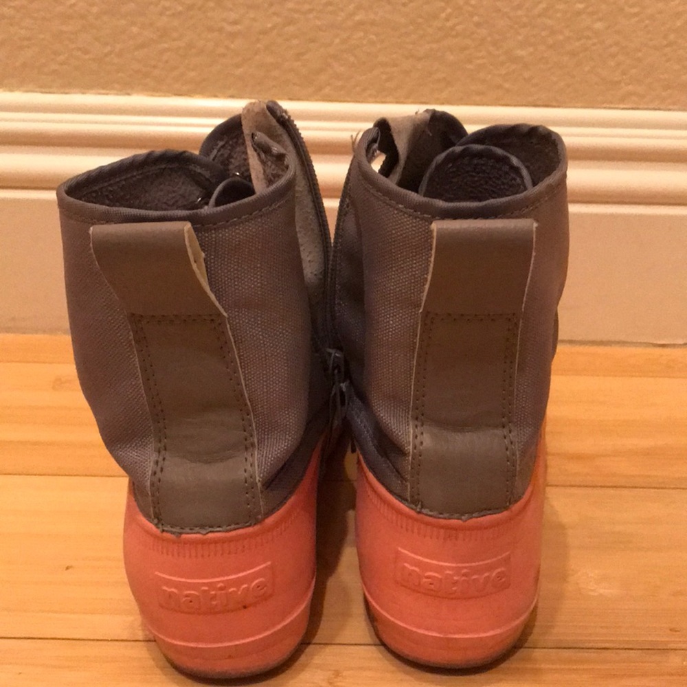 Native boots - Picture 3 of 3