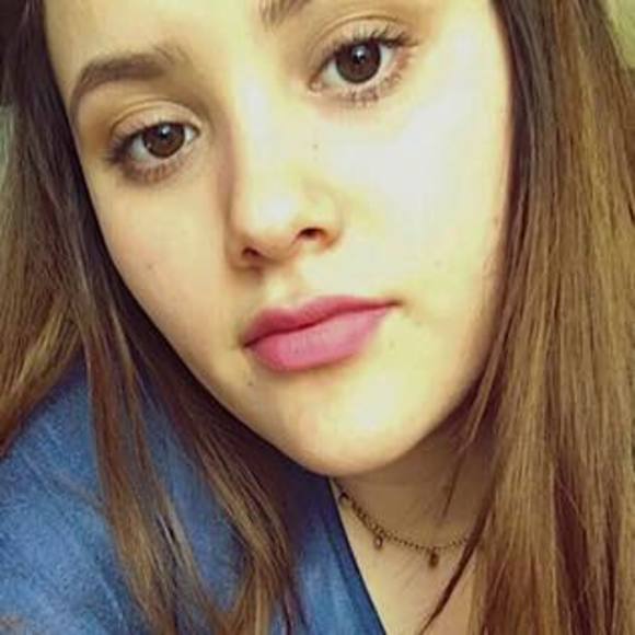 Meet your Posher, Stephanie - Picture 1 of 1