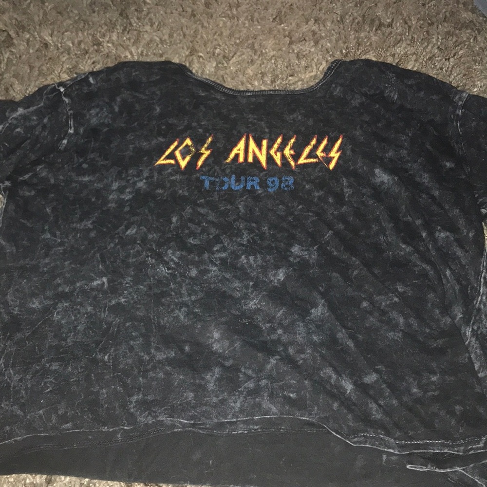 a short sleeve shirt