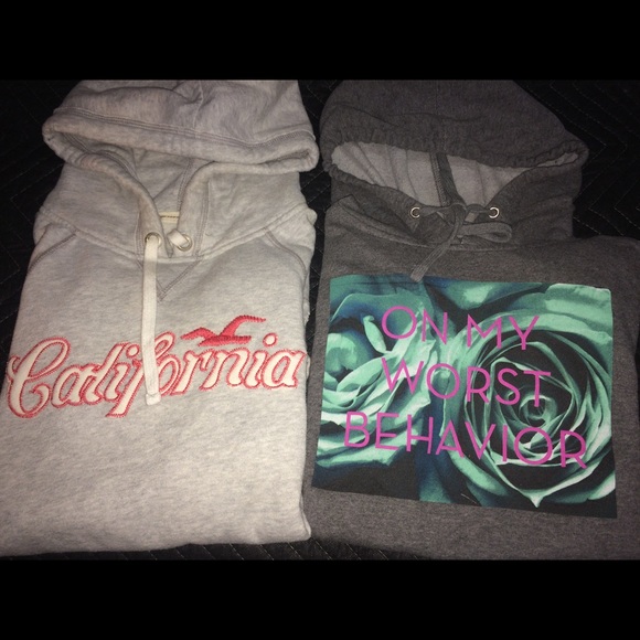 Hollister sweater (M)
Empyre sweater (S) - Picture 1 of 8