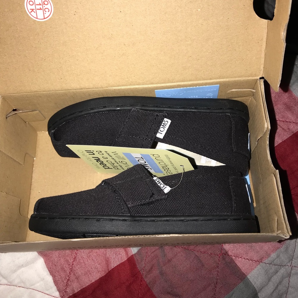 Toddler toms size 9