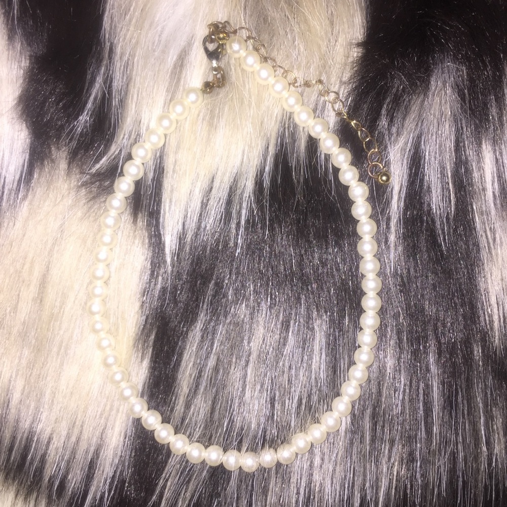 Pearl choker
