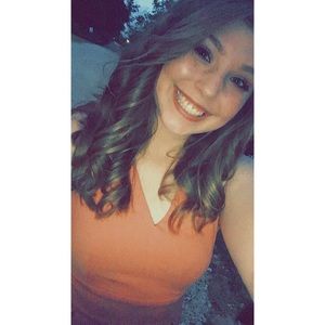 Meet your Posher, Lauren