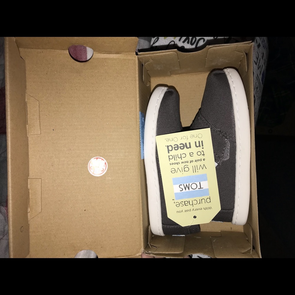 Toddler toms ash grey size 9