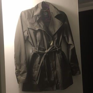 Vince Camuto rain/ trench coat detachable hood