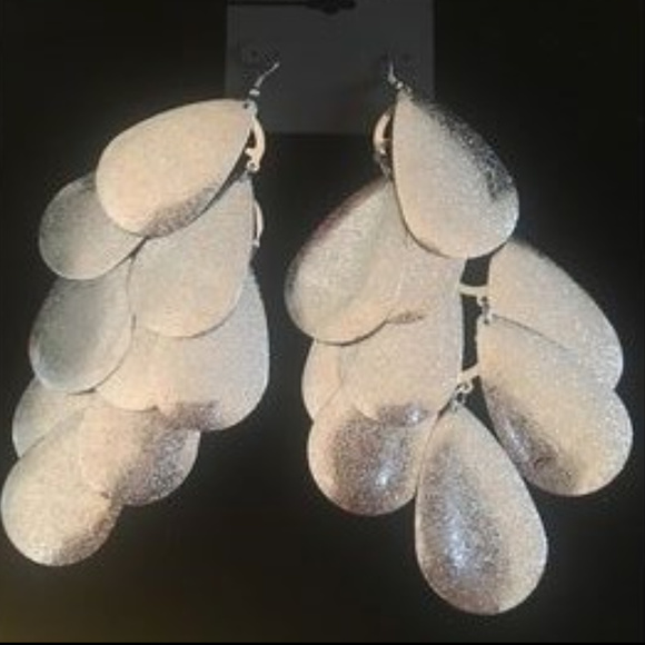 bebe silver multi drop large earrings NWOT bbe23nc - Picture 4 of 5