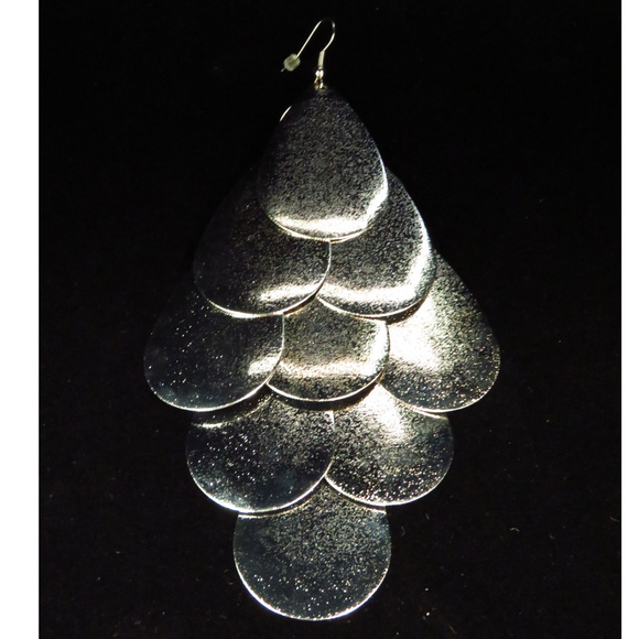 bebe silver multi drop large earrings NWOT bbe23nc - Picture 5 of 5