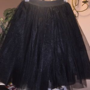 Midi skirt (also includes ribbon belt)