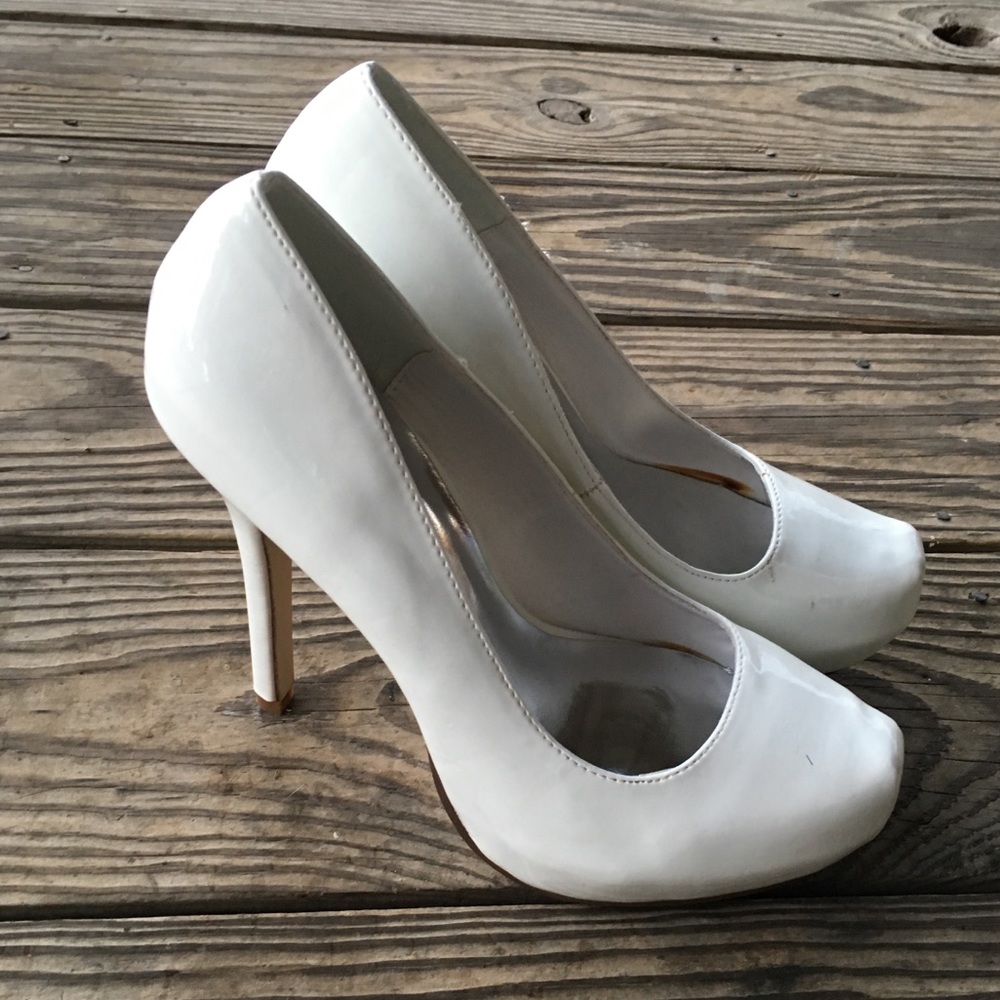 🌸NWOT🌸 White High Heels 👠