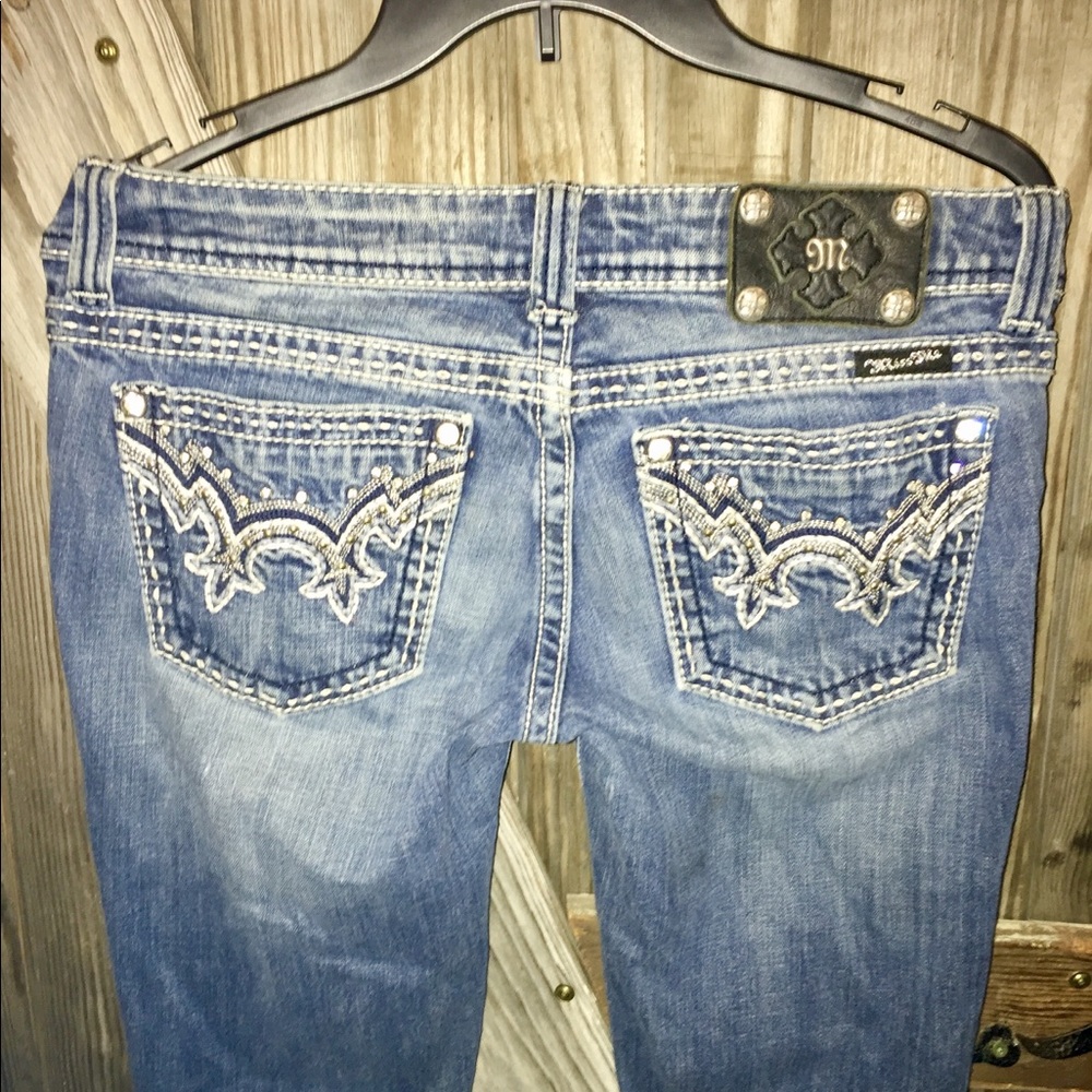 Miss Me jeans super cute! Very good condition!!