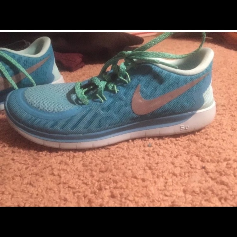 Youth girls nikes size 6/women's size 8