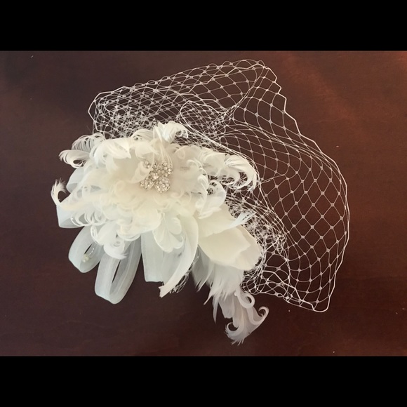 Ivory fascinator