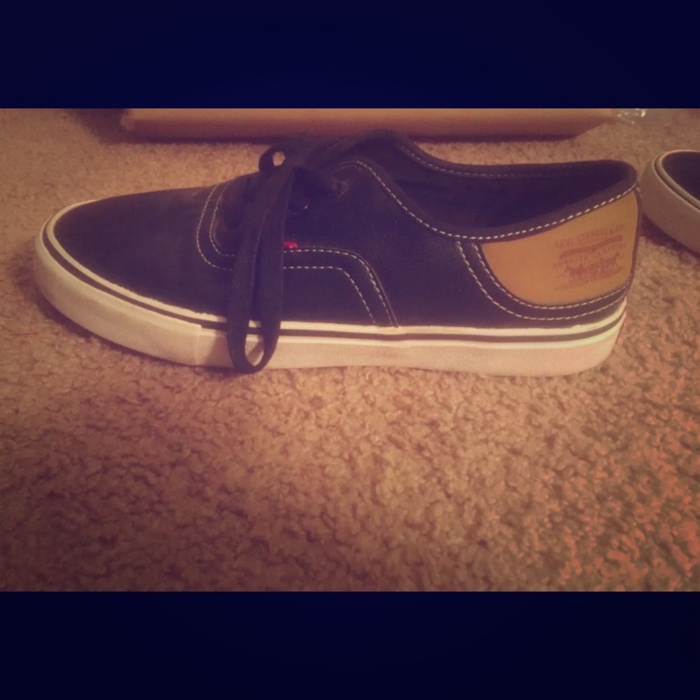 Women's Levi's Size 8