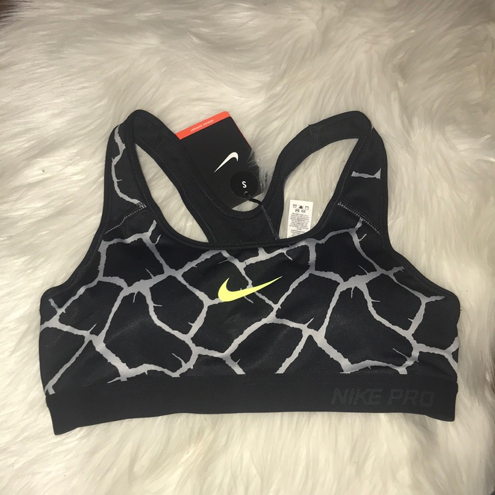 Nike sports Bra size small