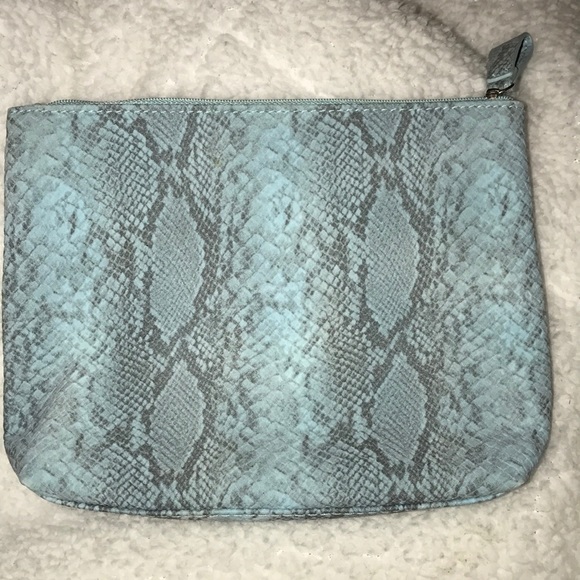 2 makeup bags - Picture 3 of 3