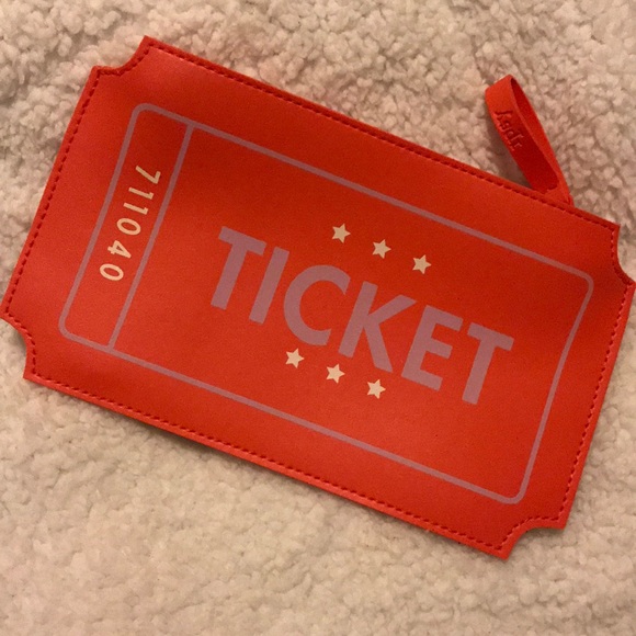 Ipsy bag - Picture 2 of 3