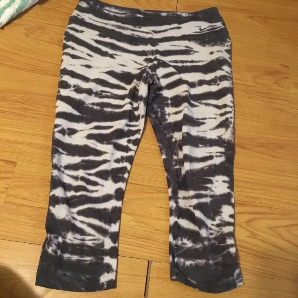 Nike dri fit Capris Large