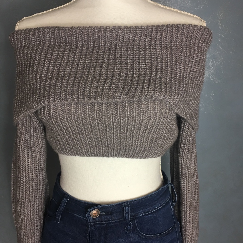 Knitted Croptop - Picture 2 of 4