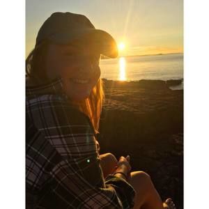 Meet your Posher, Dana