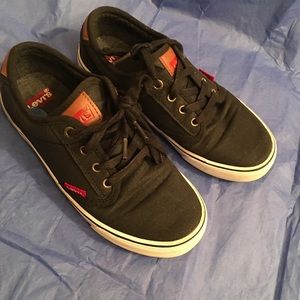 Levi’s shoes boys size 2