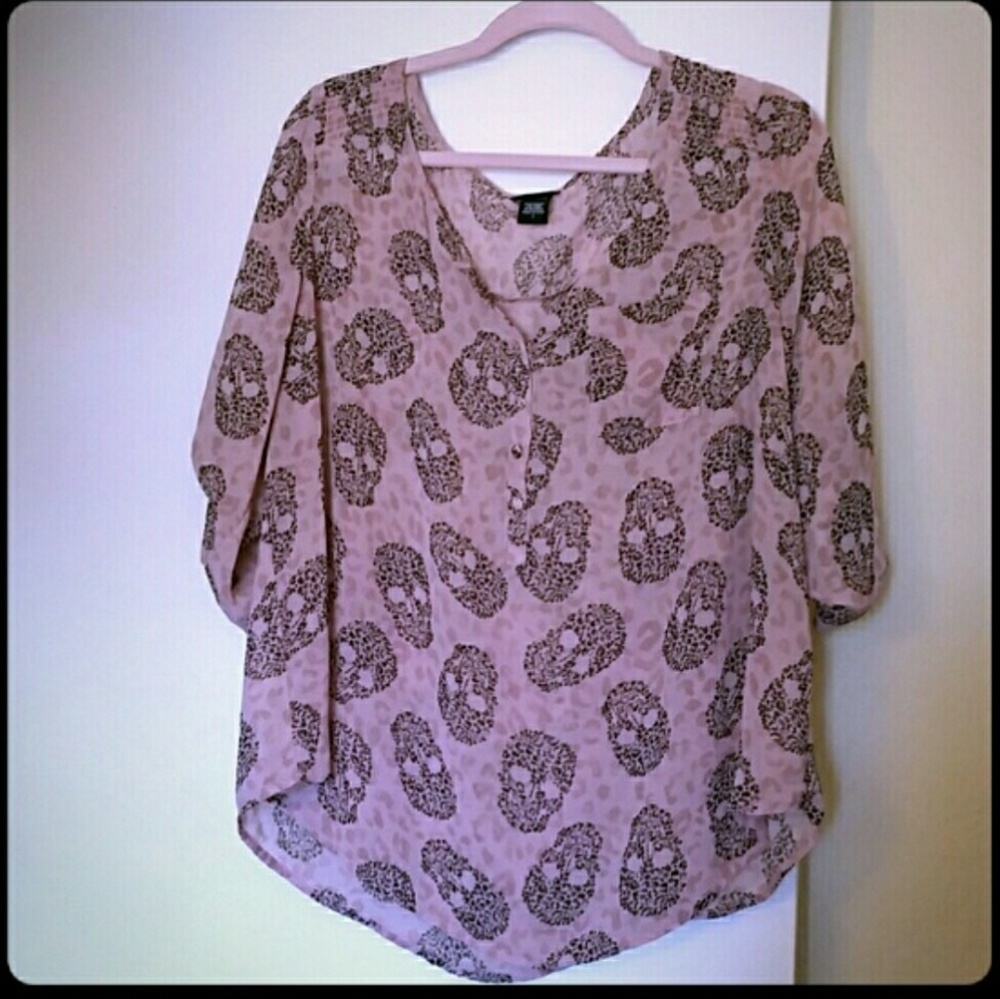 Pink torrid top size 2 skull and leopard