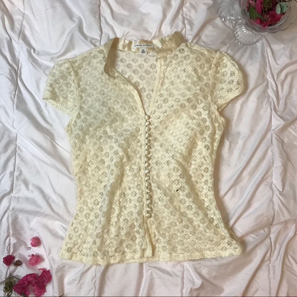 BANANA REPUBLIC SHEER LACE TOP WITH SILK BUTTONS