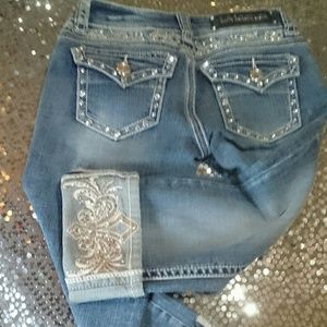 LA İdol Blingin' Cropped Cuffed Capri Jeans