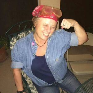 Meet your Posher, Elaine