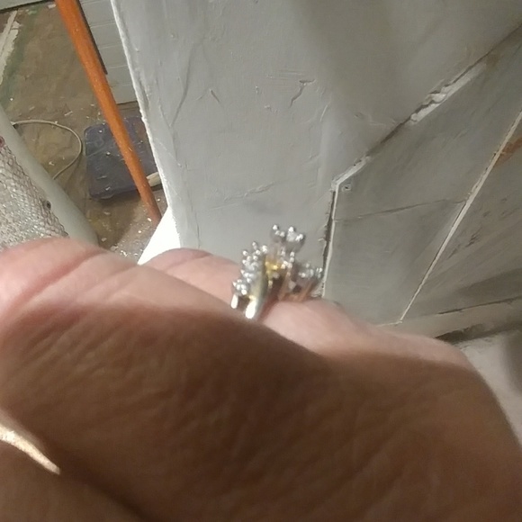 Beautiful ring - Picture 2 of 2