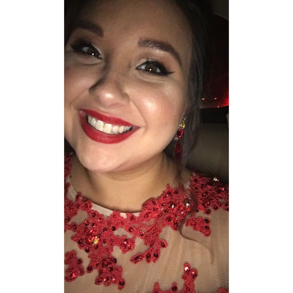 Meet your Posher, Lora