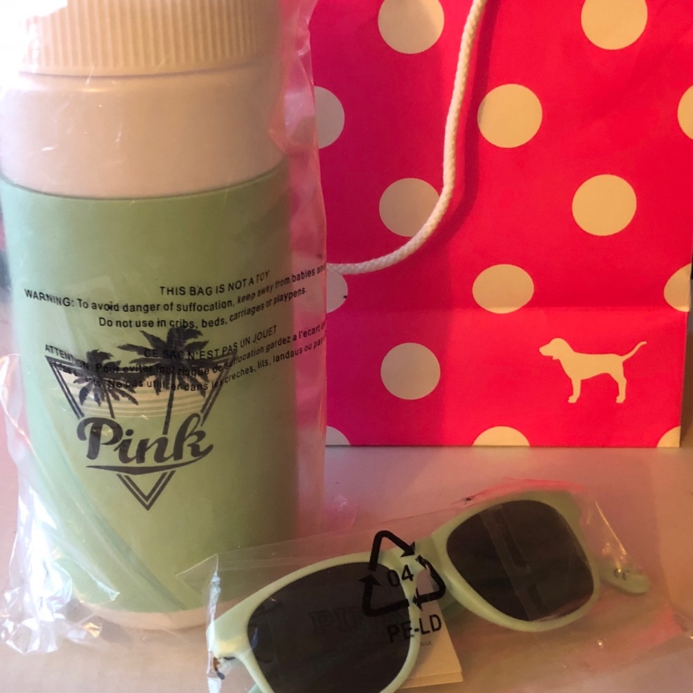 (SOLD)NWT Victoria’s Secret waterbottle/Sunglasses