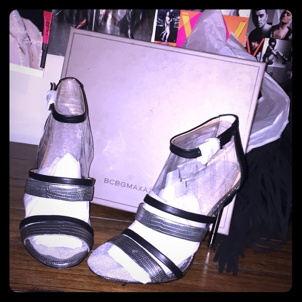 BCBG Metallic Black Heels!! 🔥😍