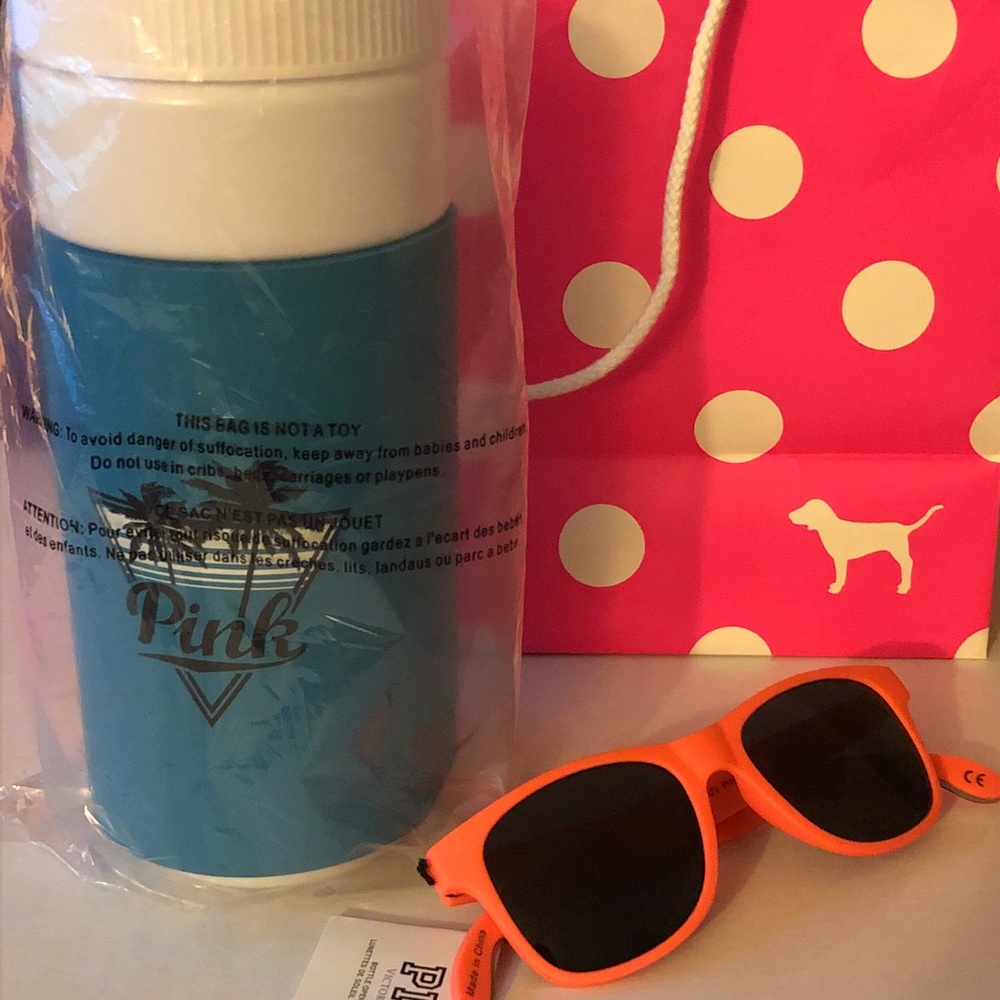 (SOLD)NWT Victoria’s Secret waterbottle/Sunglasses
