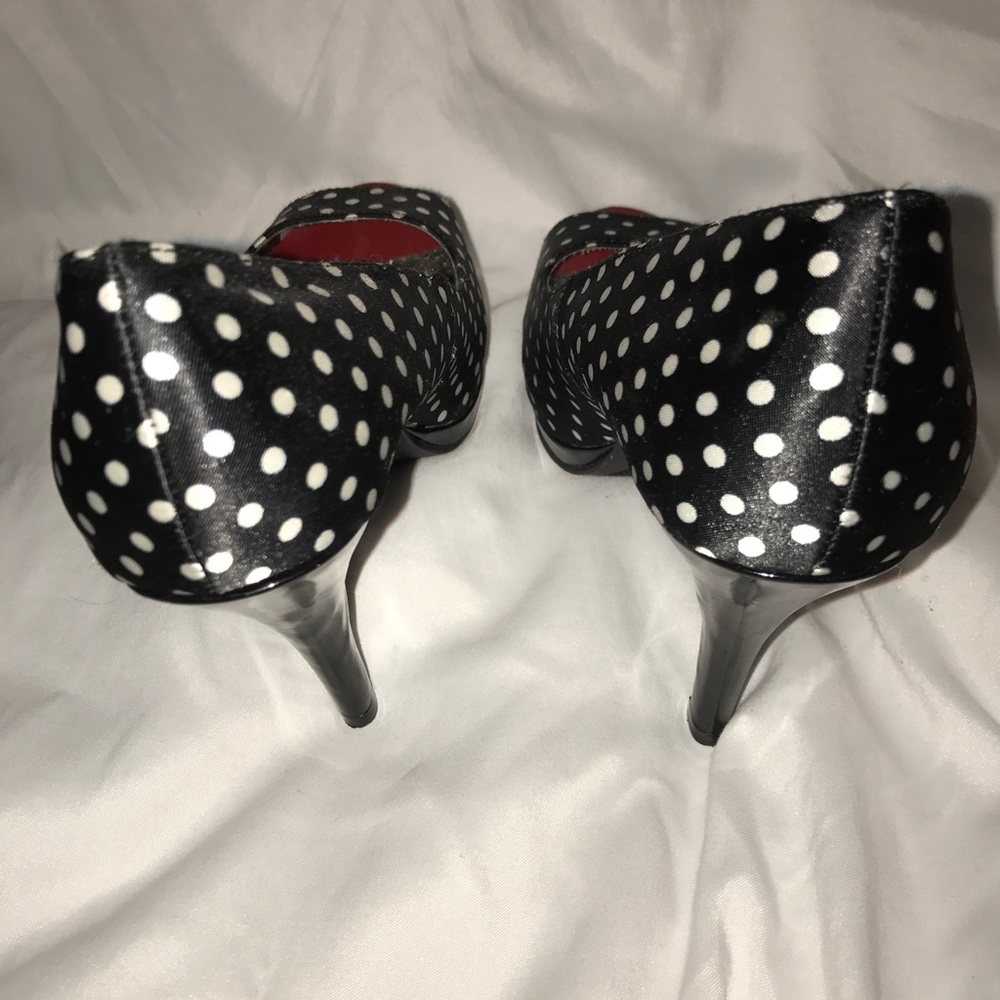 Black & white polka dot pumps, worn 1x size 6 1/2