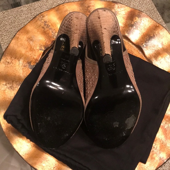 Brand is Jenni Kayne. Peep toe heel. - Picture 4 of 8