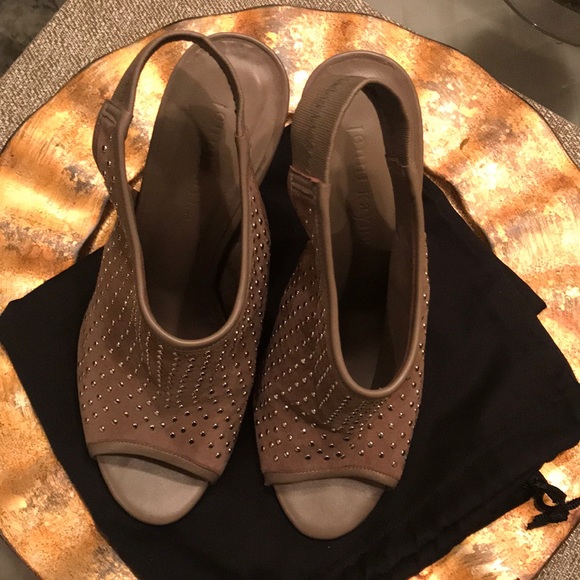 Brand is Jenni Kayne. Peep toe heel. - Picture 7 of 8