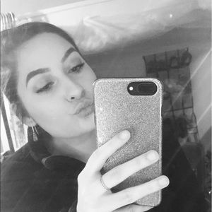 Meet your Posher, Leanna