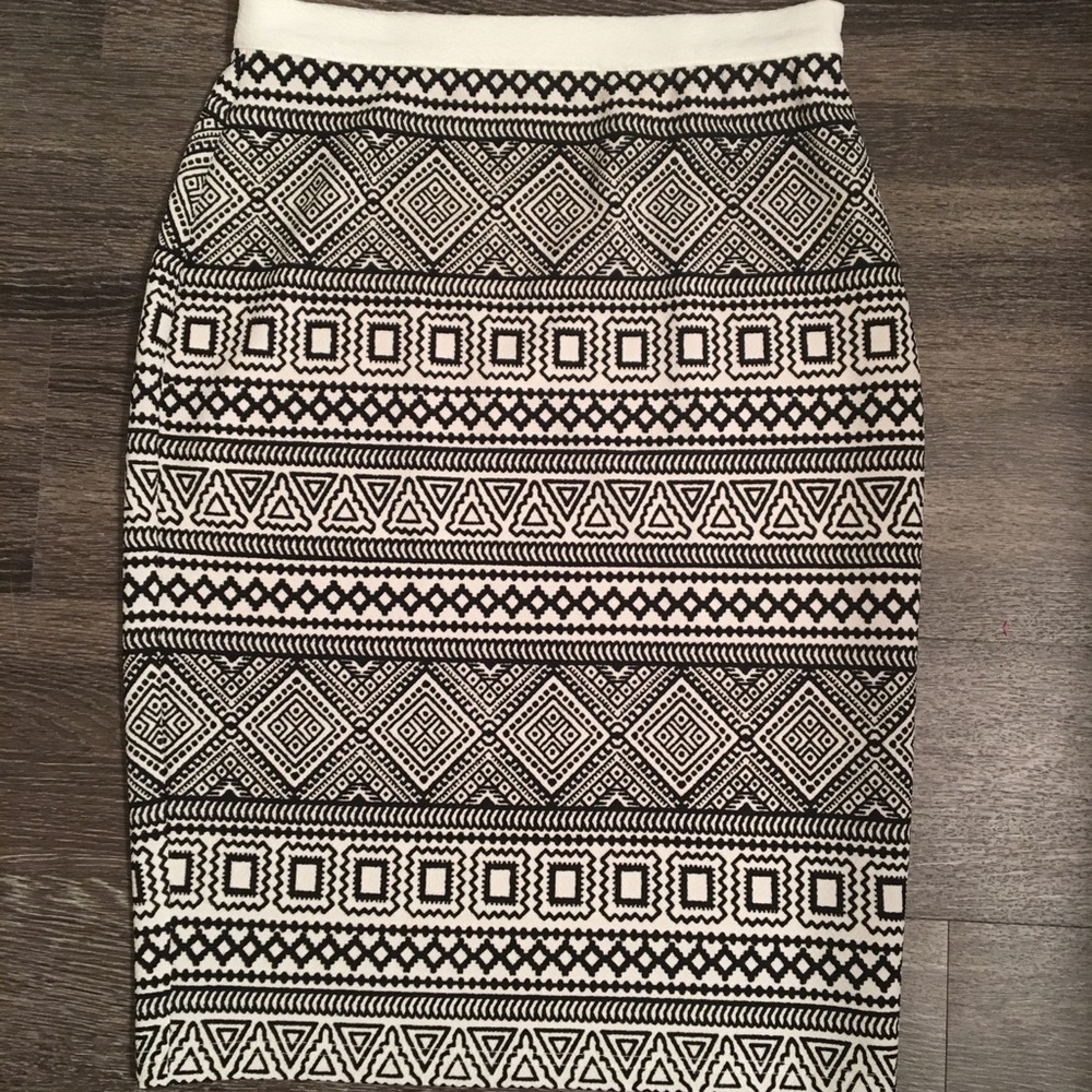 Sugarlips Medium knee length skirt geometric