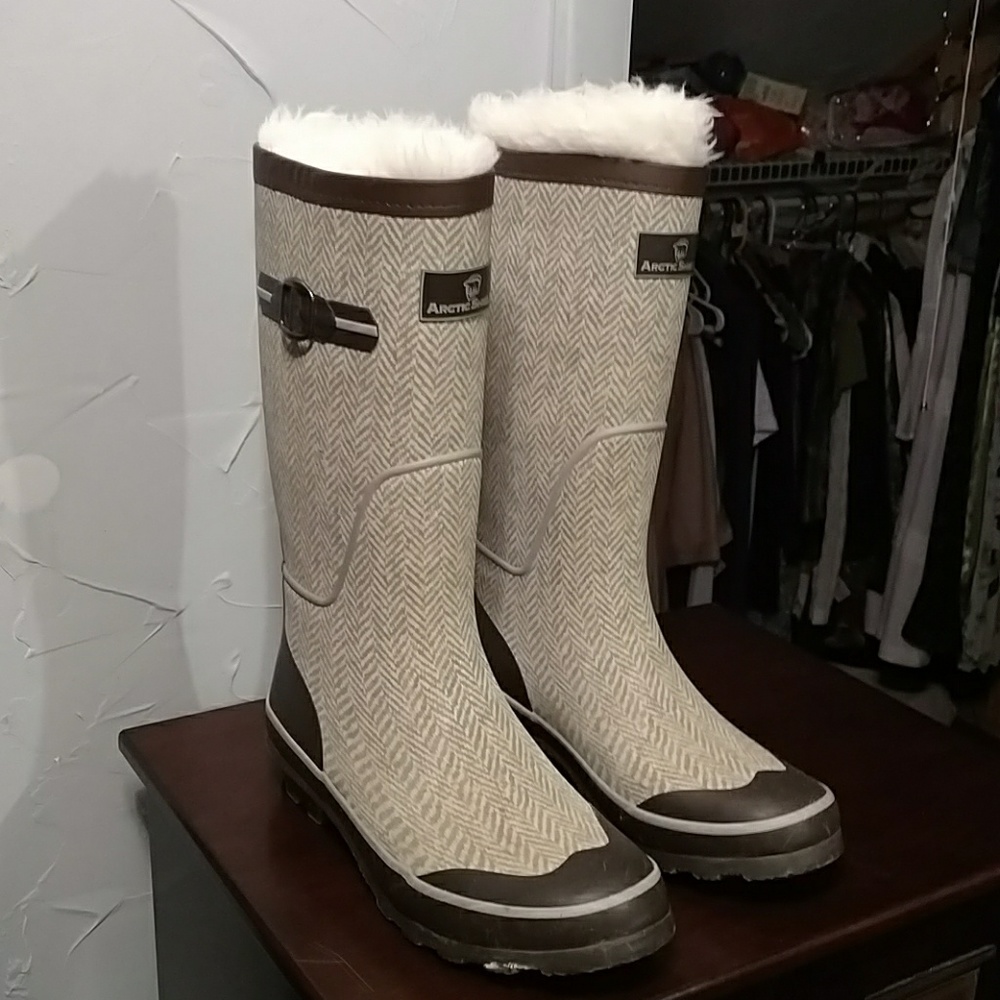 Arctic Shield boots