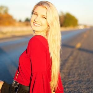 Meet your Posher, Kira